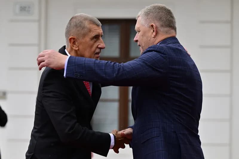 Thủ tướng Slovakia Robert Fico sẽ thăm Cộng hòa Séc và cùng Thủ tướng Andrej Babiš khánh thành tượng hữu nghị