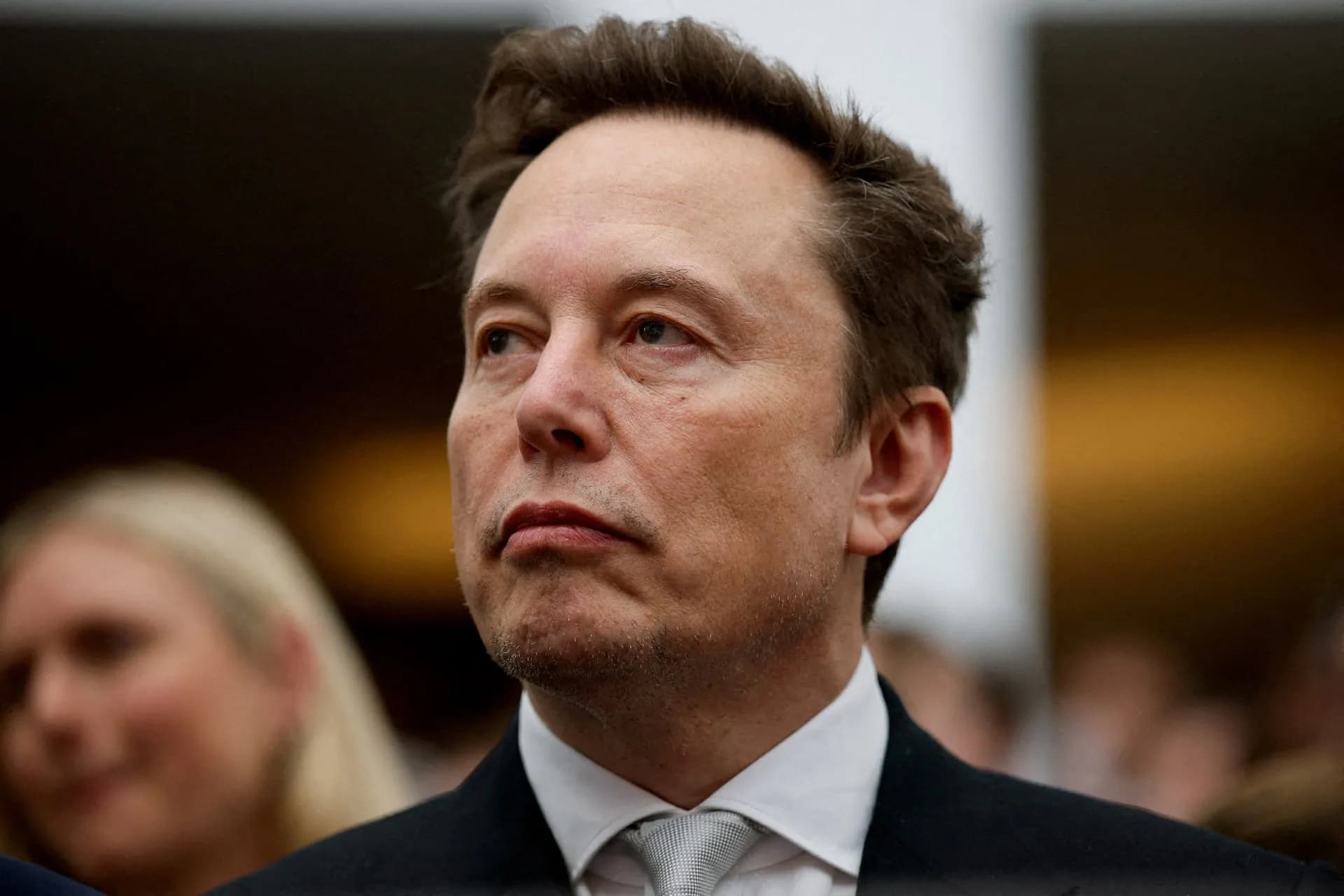 Ông Elon Musk thừa nhận siết Starlink ở Ukraine
