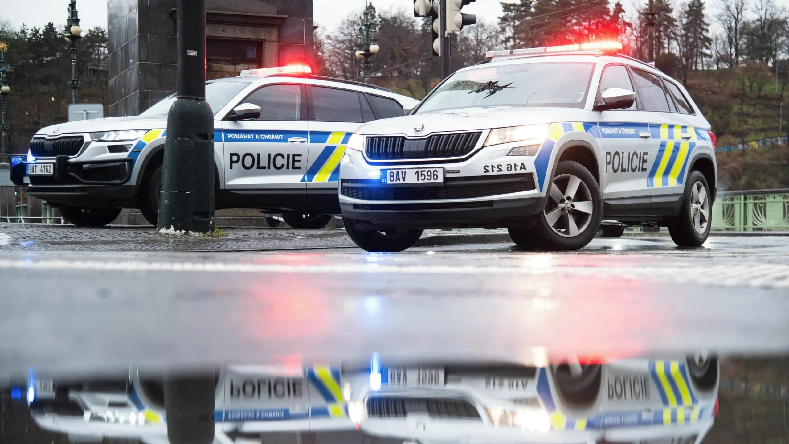 Tại Nový Bor, cảnh sát đang điều tra vụ một người đàn ông bị nghi dụ học sinh lên ô tô