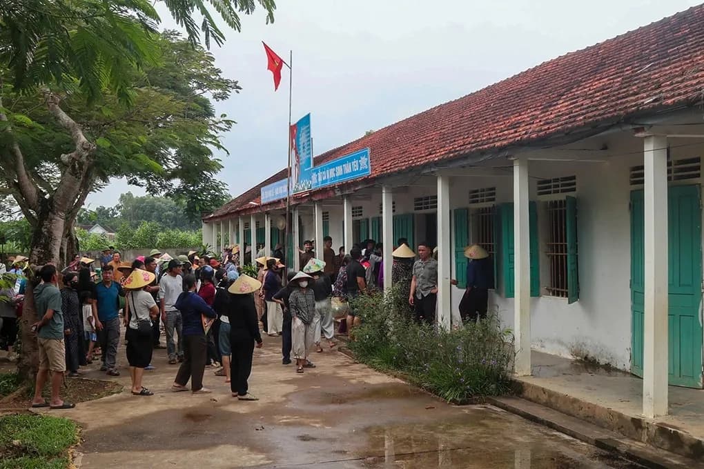 Hàng trăm phụ huynh không cho con đến trường