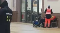 Người đàn ông bị đâm trọng thương khi đang ngủ gần ga trung tâm Plzeň
