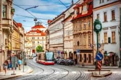 Đi lại bằng phương tiện công cộng ở Praha: Hướng dẫn về giá vé, vùng cước và những lỗi thường gặp cần tránh