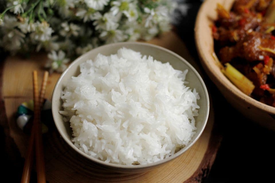 7 thói quen sai lầm hàng đầu khi ăn cơm khiến người Việt bị bệnh