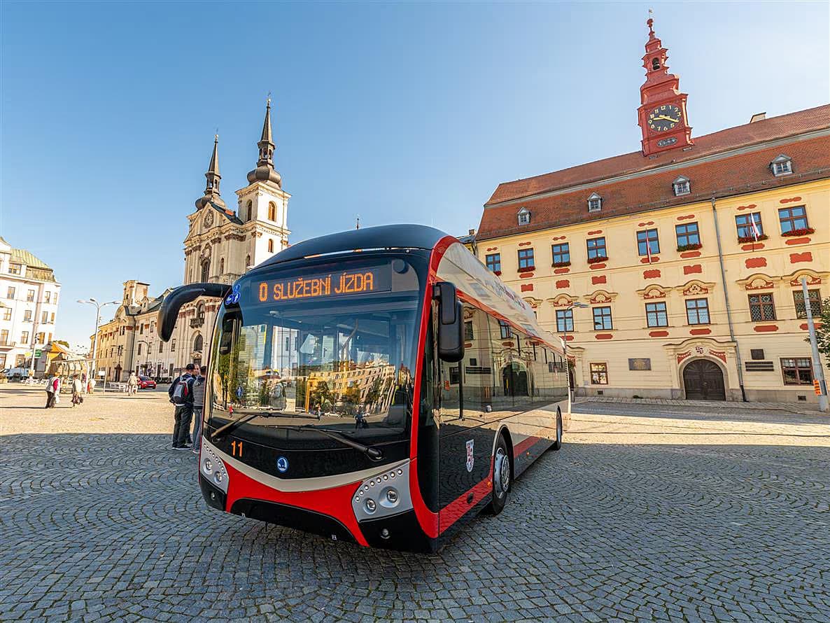 Jihlava đầu tư lớn nâng cấp giao thông công cộng, đưa xe buýt điện chạy pin vào hoạt động