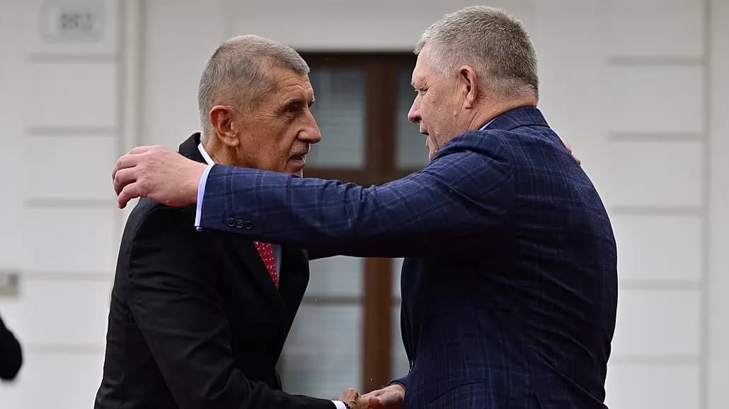 Thủ tướng Séc Andrej Babiš tiếp Thủ tướng Slovakia Robert Fico tại Praha