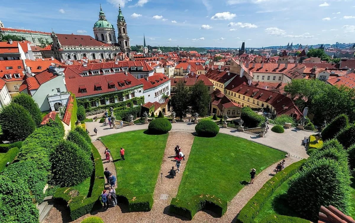 Vườn Vrtba tại Praha mở cửa đón khách trong sự kiện chiếu sáng đặc biệt tối 5/11