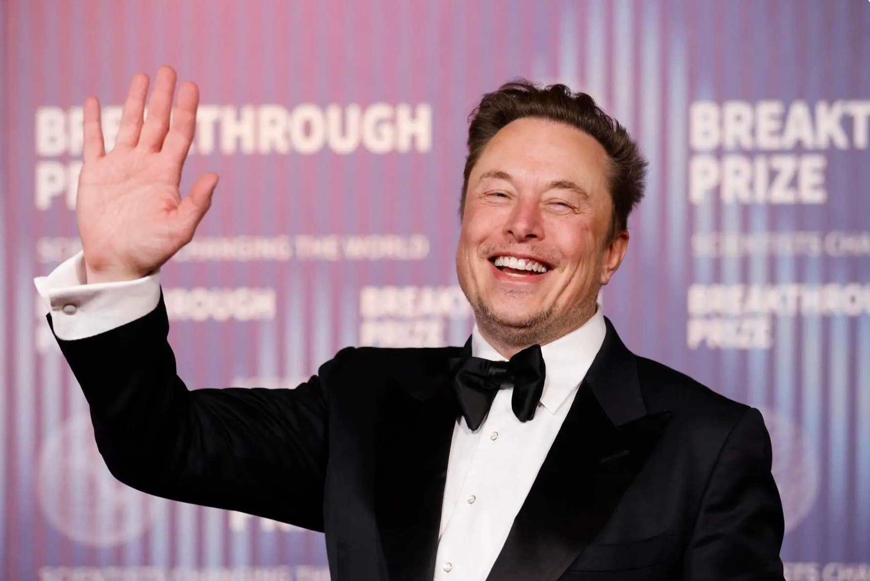 Tỷ phú Elon Musk không để Ukraine dùng Starlink tấn công sâu vào Nga