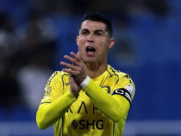 Chuyên cơ riêng của Ronaldo rời Ả Rập Xê Út, bay thẳng tới Madrid giữa lúc chiến sự leo thang
