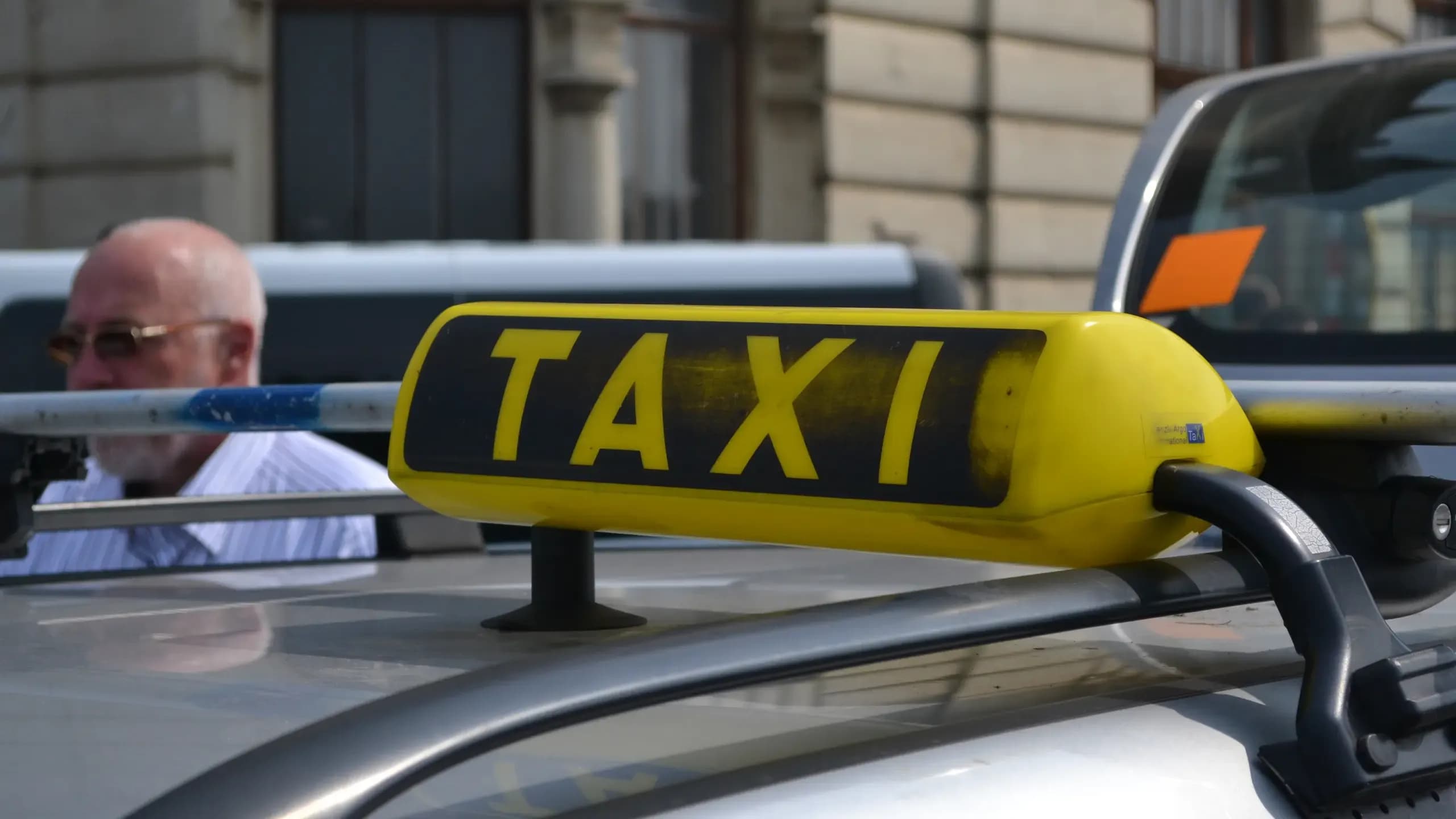 Praha tái áp trần giá taxi sau hàng loạt khiếu nại của hành khách