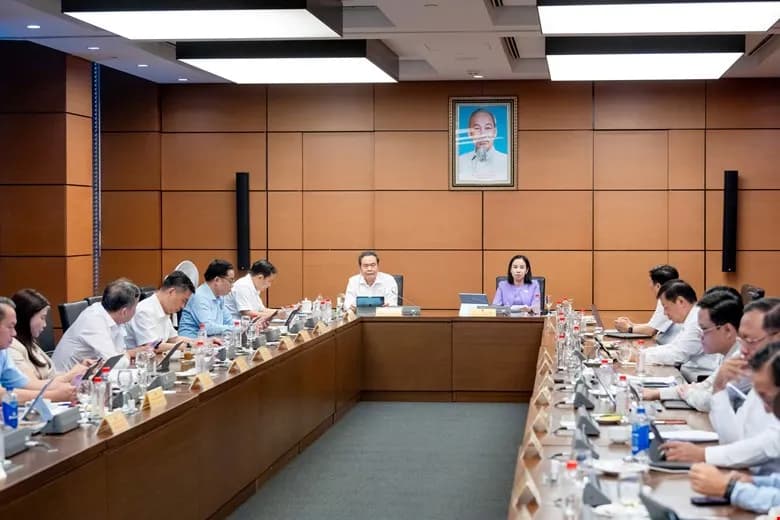 Tin tức sáng 23-10: TP.HCM hạn chế tăng giá hàng hóa, dịch vụ thiết yếu 3 tháng cuối năm