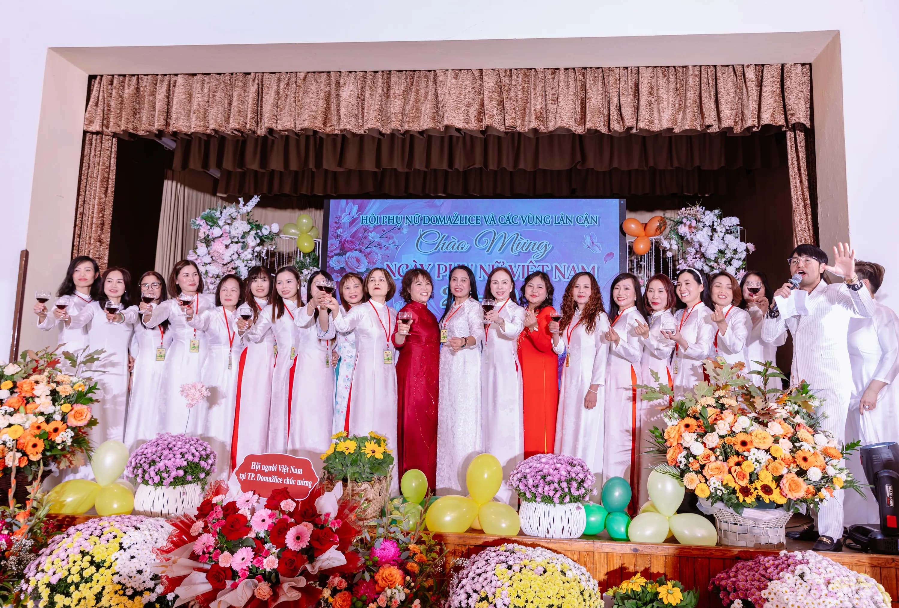 Từ những nhóm nhỏ đến mái nhà chung của phụ nữ Việt tại Domažlice