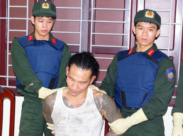 Bắt khẩn cấp giang hồ mạng 'Đức Cộng' về hành vi tổ chức sử dụng trái phép chất ma túy