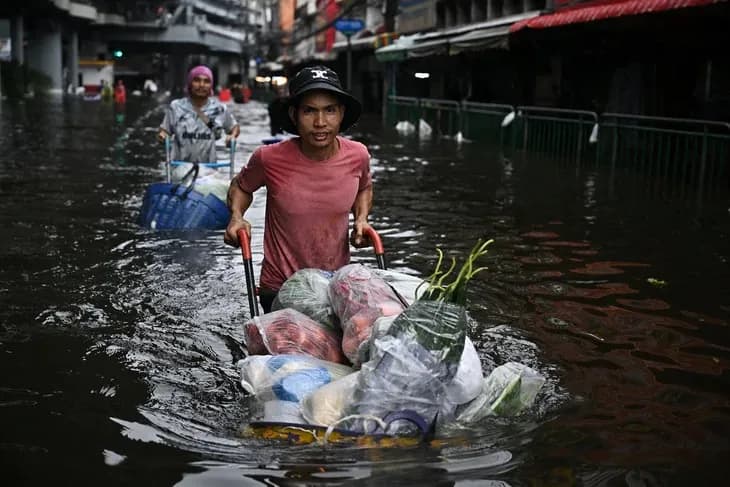 Ngập lụt Thái Lan: 23 người chết, sân bay Bangkok hỗn loạn