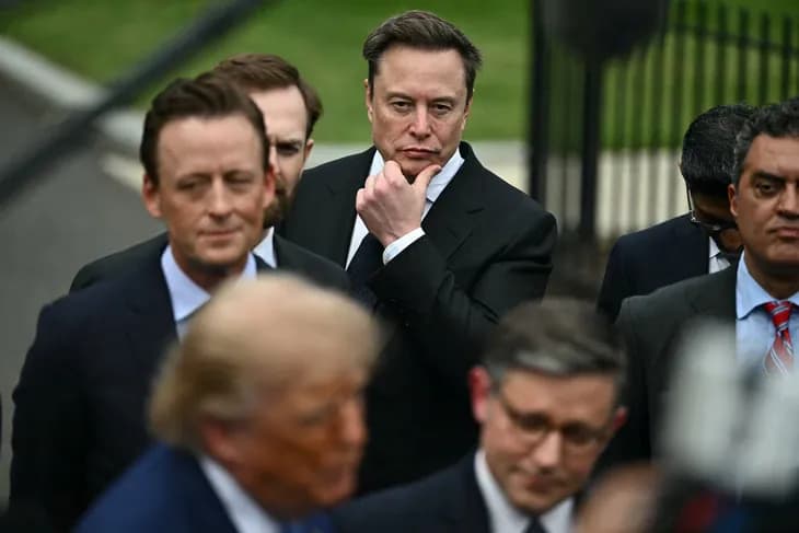 Cổ phiếu SpaceX tăng kịch nóc, Elon Musk lại là tỉ phú nghìn tỉ USD