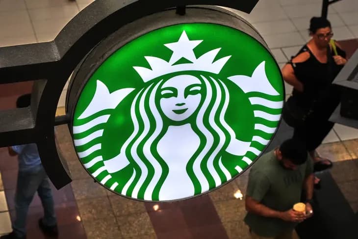 Hơn 800 cửa hàng Starbucks đóng cửa trong chưa đầy một năm, chuyện gì đang xảy ra?