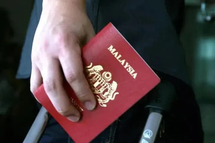 Hộ chiếu Malaysia vươn lên vị trí thứ 2 thế giới, Việt Nam tụt nhẹ 2 bậc