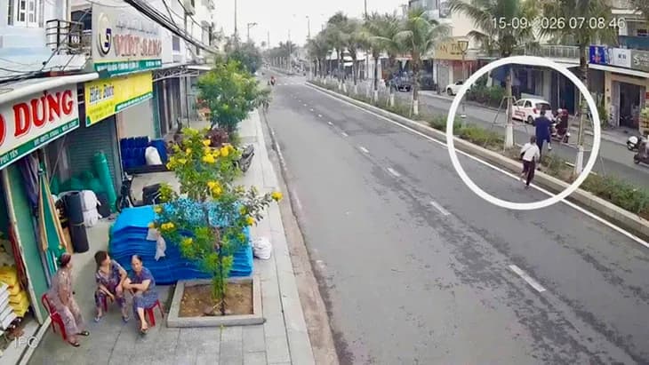 4 nghi phạm nước ngoài cướp tiệm vàng: Chuông báo động khẩn cấp kết nối số trực ban công an