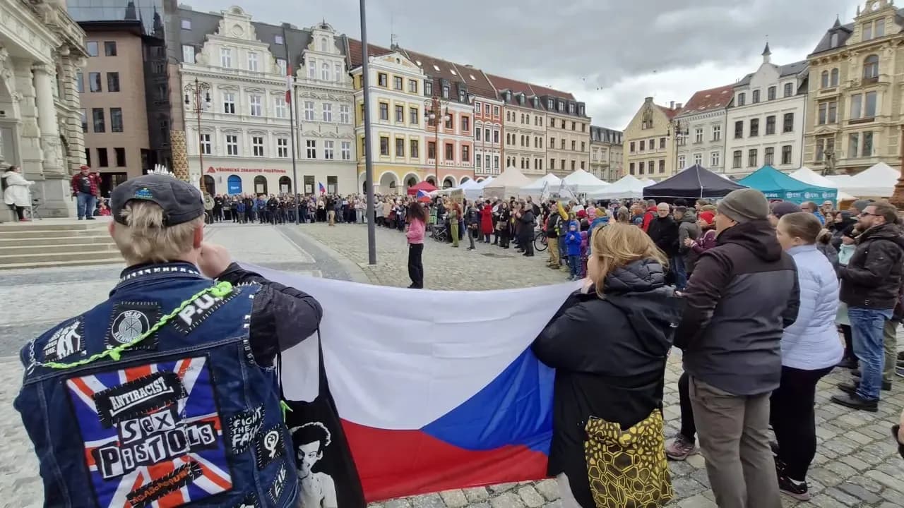 Biểu tình ủng hộ đài truyền hình và phát thanh Séc lan rộng tới Liberec và České Budějovice