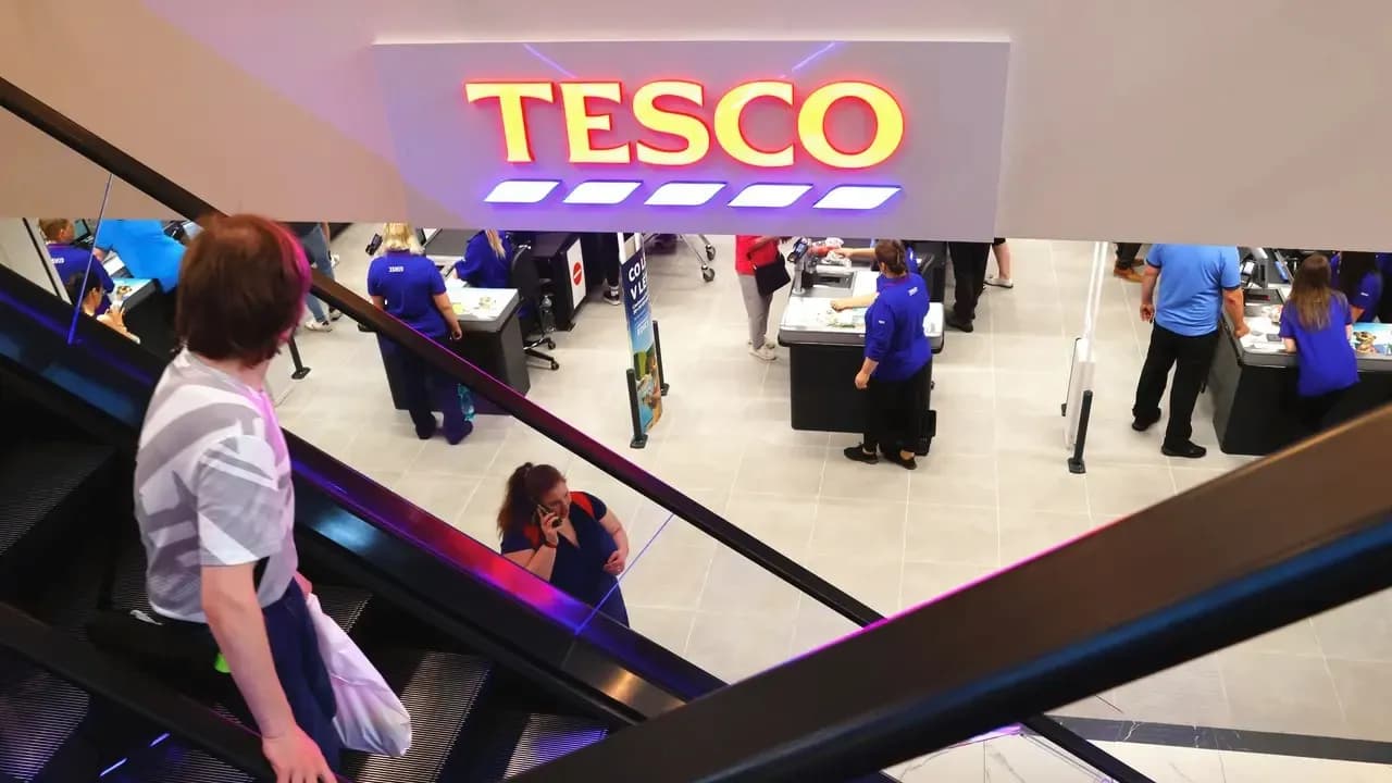Thẻ Tesco và Albert có được hợp nhất? Thương vụ đổi chủ cũng sẽ tác động đến các ứng dụng