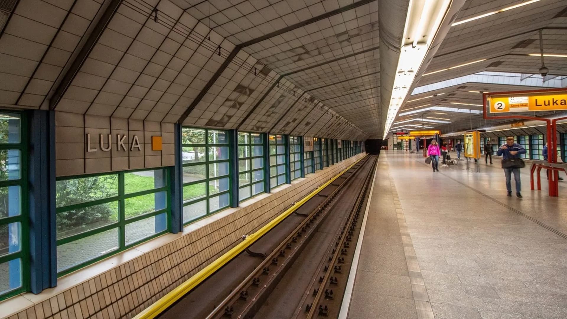 Tàu điện ngầm đâm trúng một người tại Praha, nạn nhân tử vong