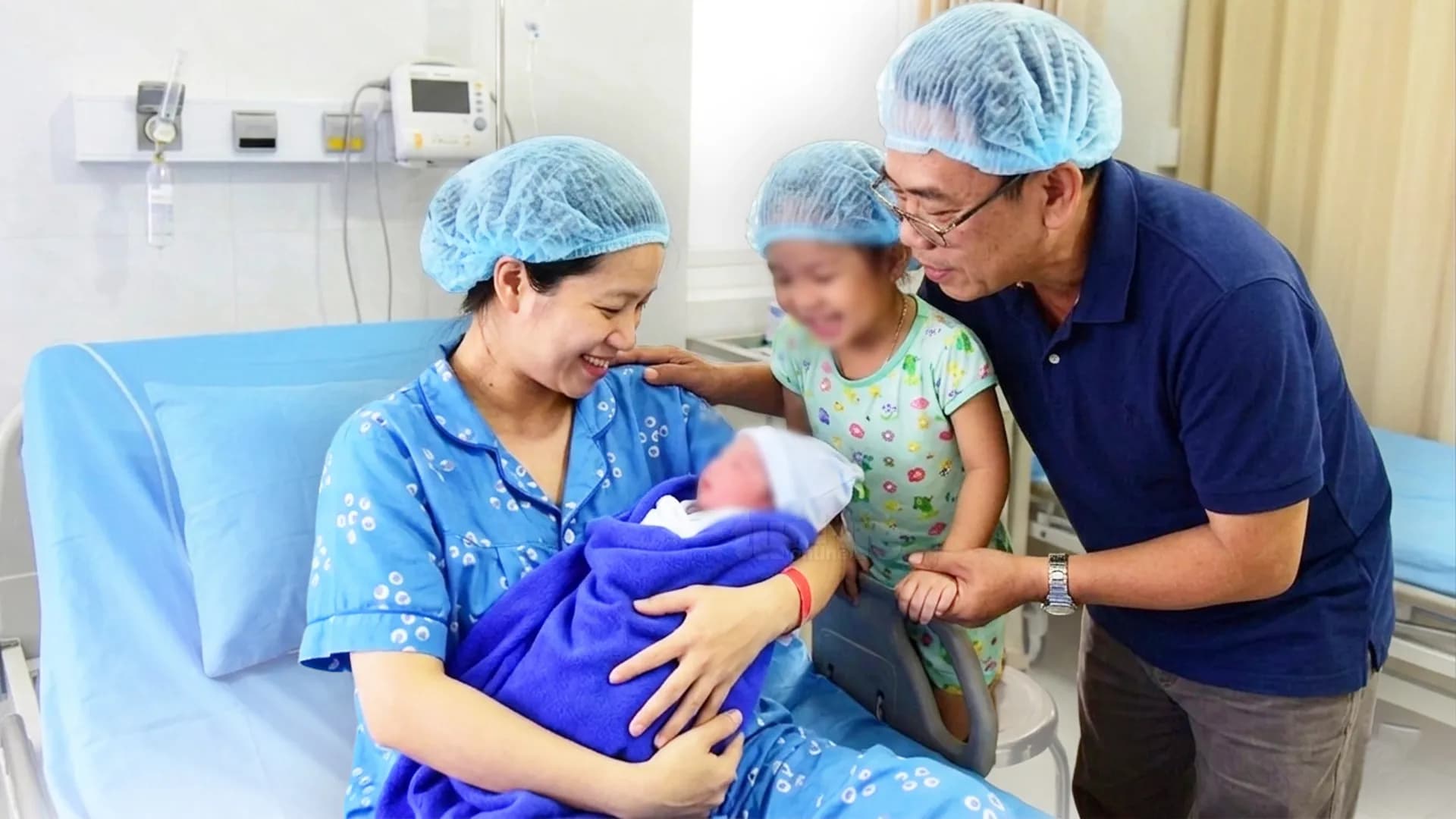 Con gái hay con trai, cha mẹ Việt có thực thương quý như nhau?