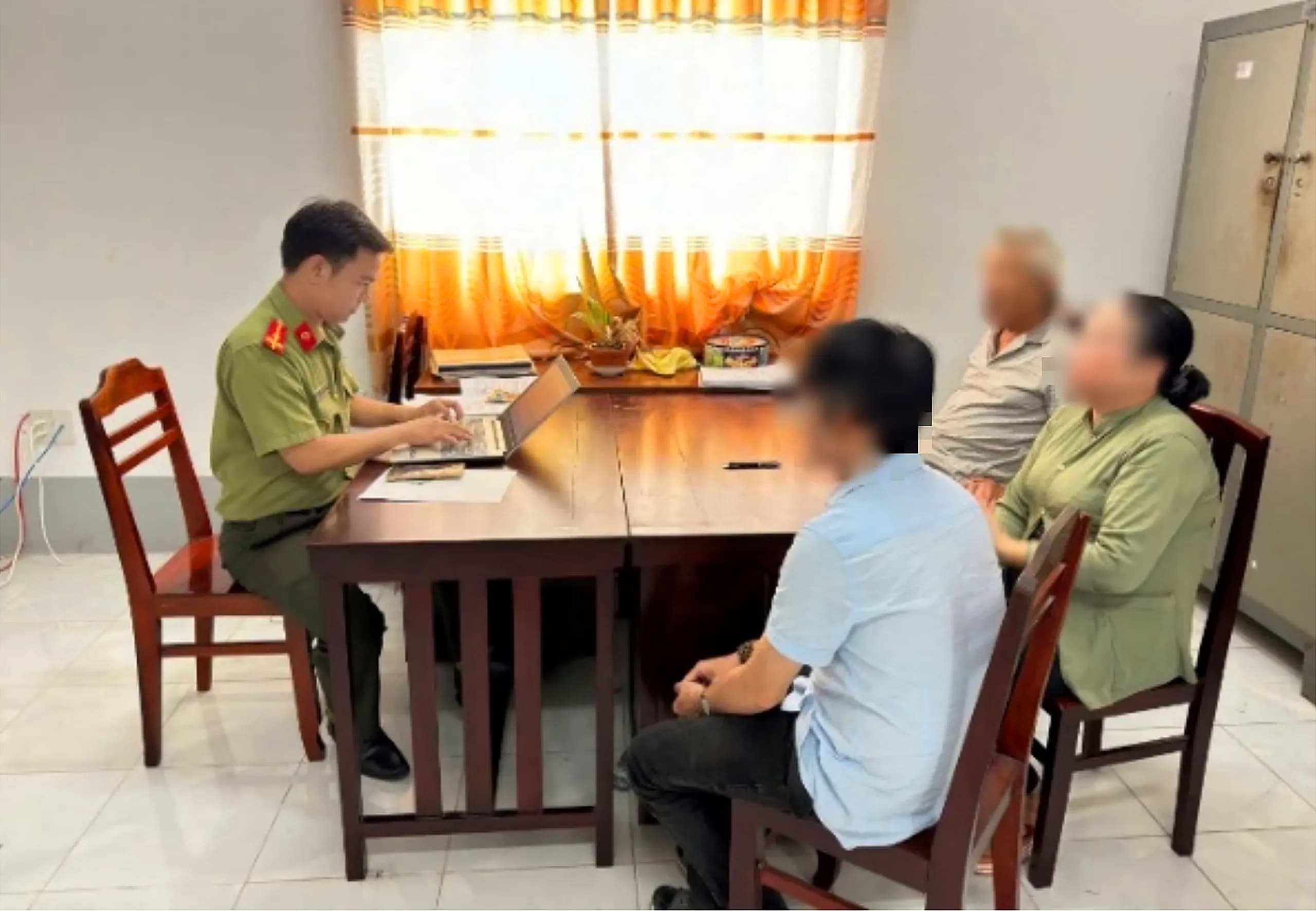 Đăng video xúc phạm hàng xóm lên Facebook chỉ 5 phút, người đàn ông bị phạt 12,5 triệu đồng
