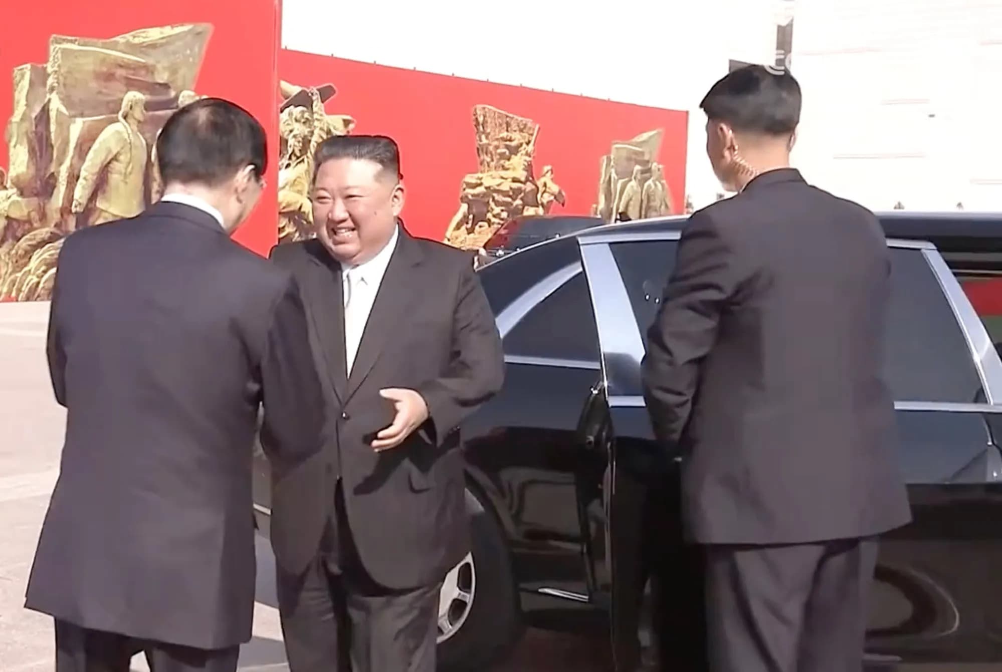 Ông Kim Jong Un thăm Trung Quốc chớp nhoáng, không gặp ông Tập