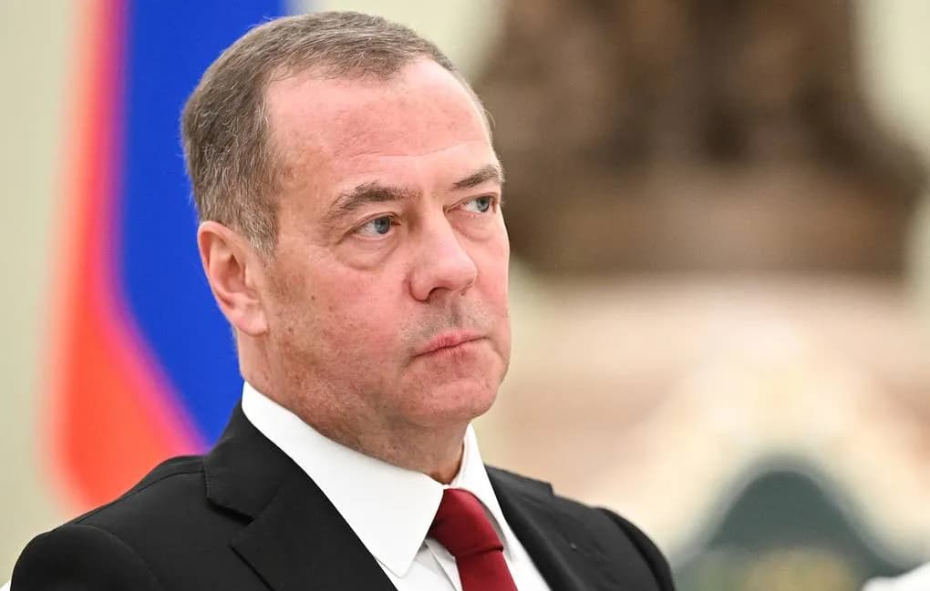Ông Medvedev cảnh báo: Dân Nga nên tránh đến châu Âu lúc này vì có thể bị bắt
