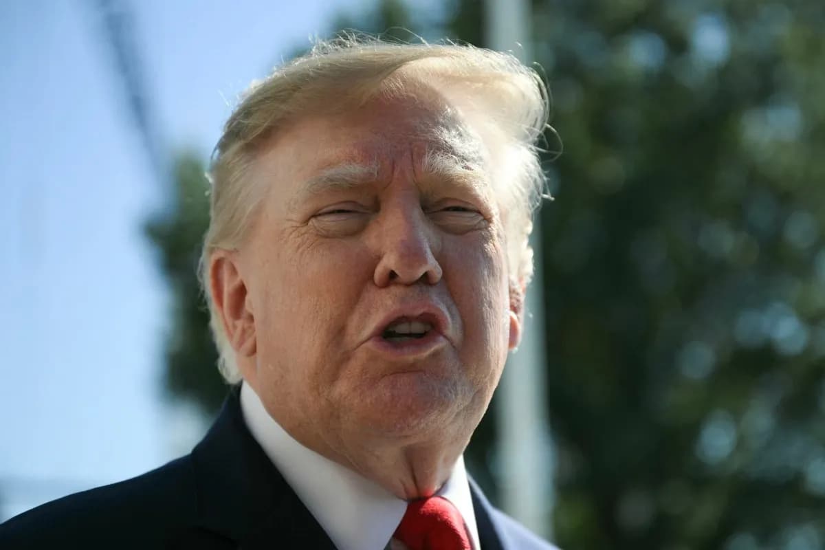 Ông Trump cảnh cáo Houthi, hẹn xử lý sau bầu cử giữa kỳ