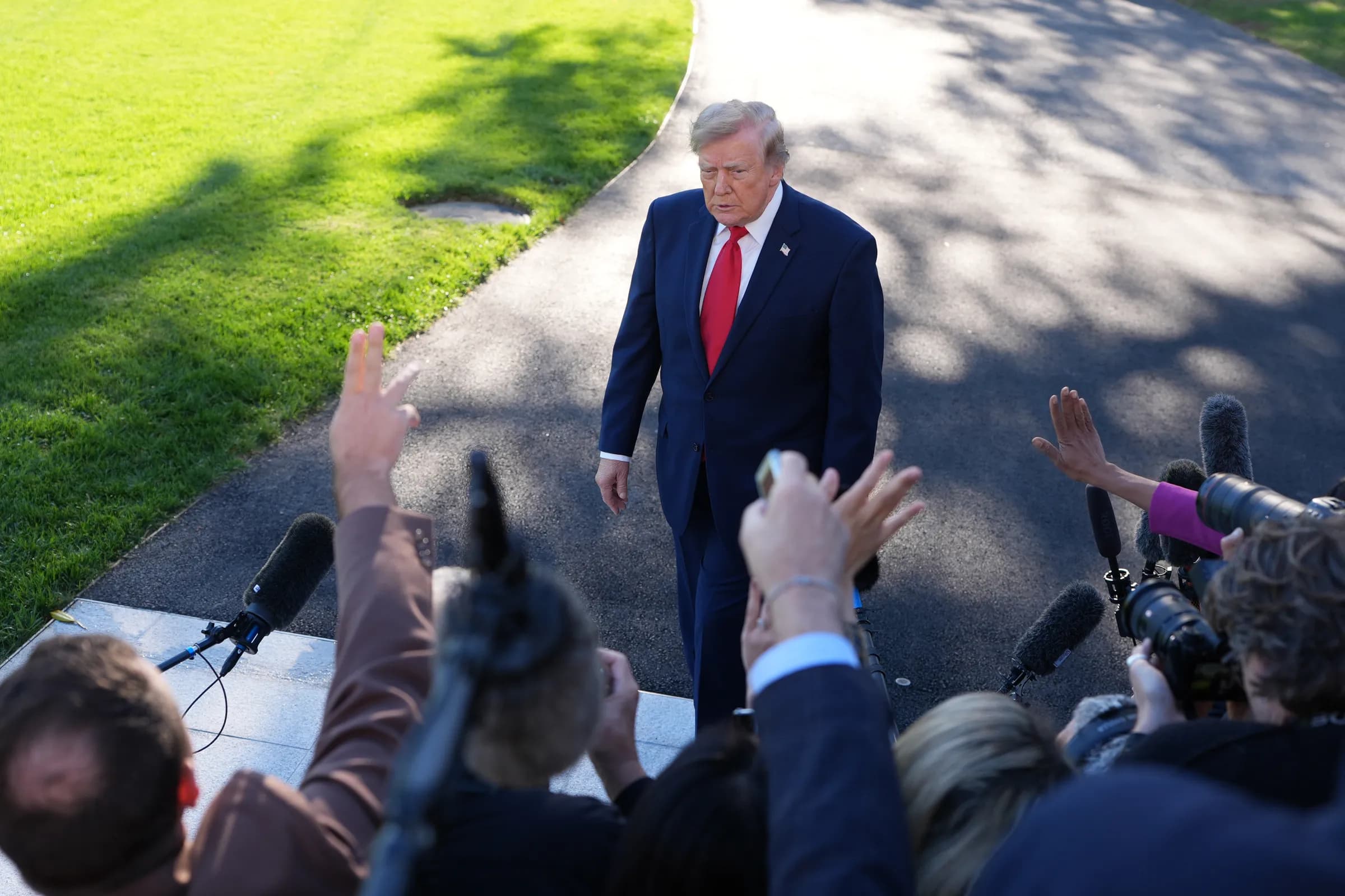 Ông Trump tiếp tục mắng phóng viên tại Nhà Trắng