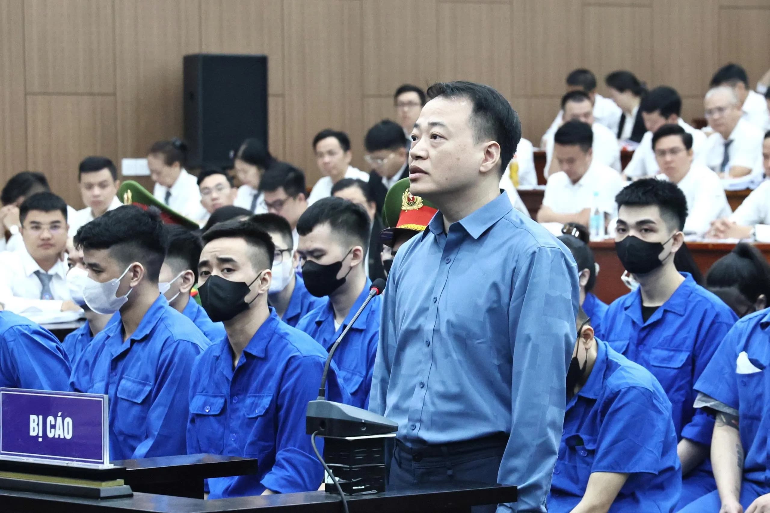 Shark Bình nói 2 cấp dưới 'vô tình phạm tội', xin cứu xét nữ nhân viên bị ung thư